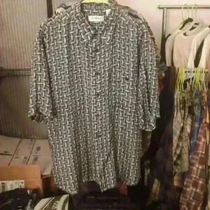 Summa 100% silk short sleeve “basket weave” button down shirt mens large